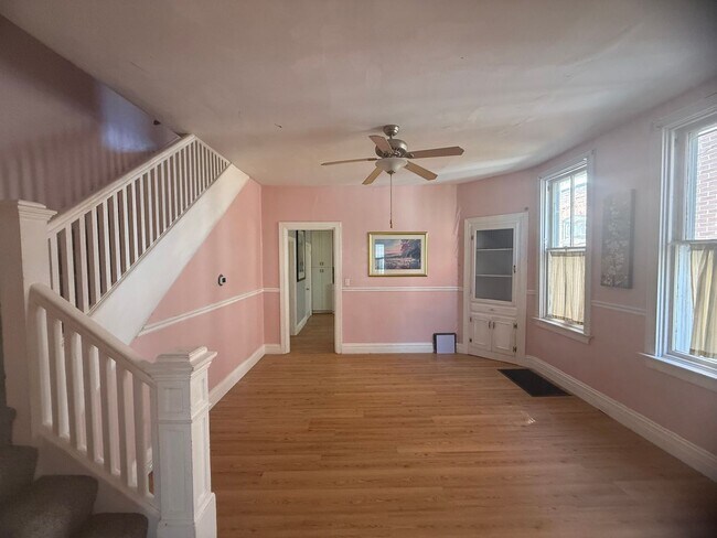 Building Photo - 3 bedroom 1.5 bathroom Town-home for rent in Carlisle