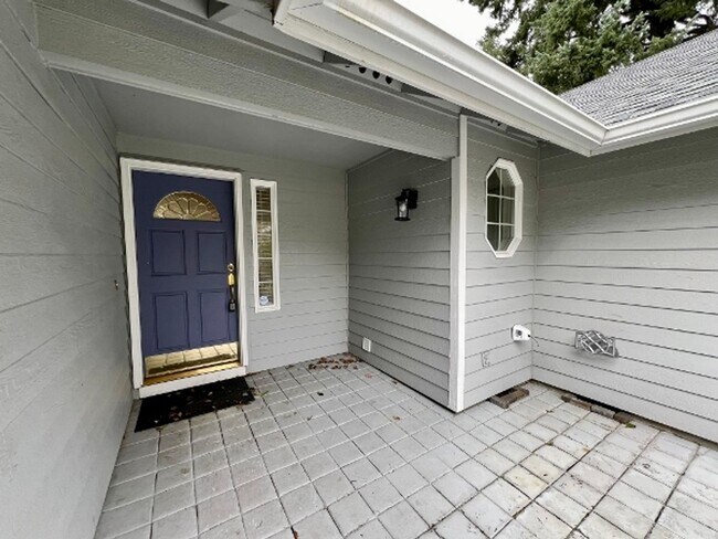 Building Photo - Renovated 3BD w/ Large Shop