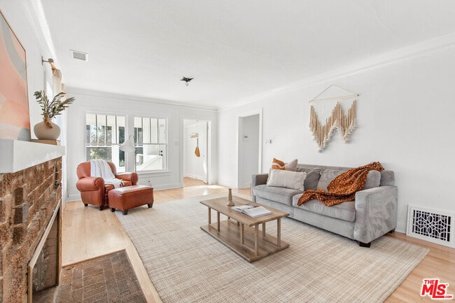 Building Photo - 4849 San Rafael Ave