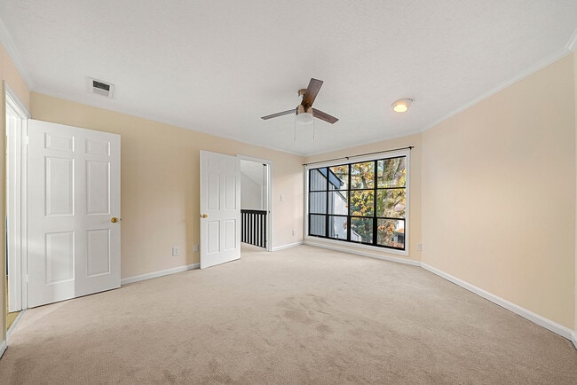 Building Photo - 670 Highland Ct