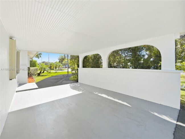 Building Photo - 8501 SW 128th St