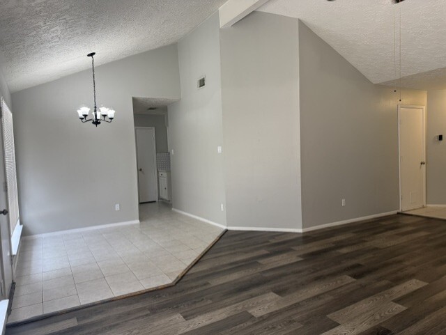 Building Photo - 21006 Bridgeview Cir