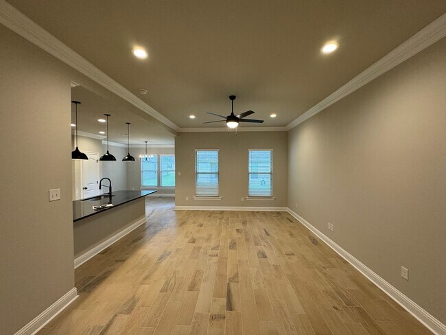 Building Photo - Like New Construction in Haughton...