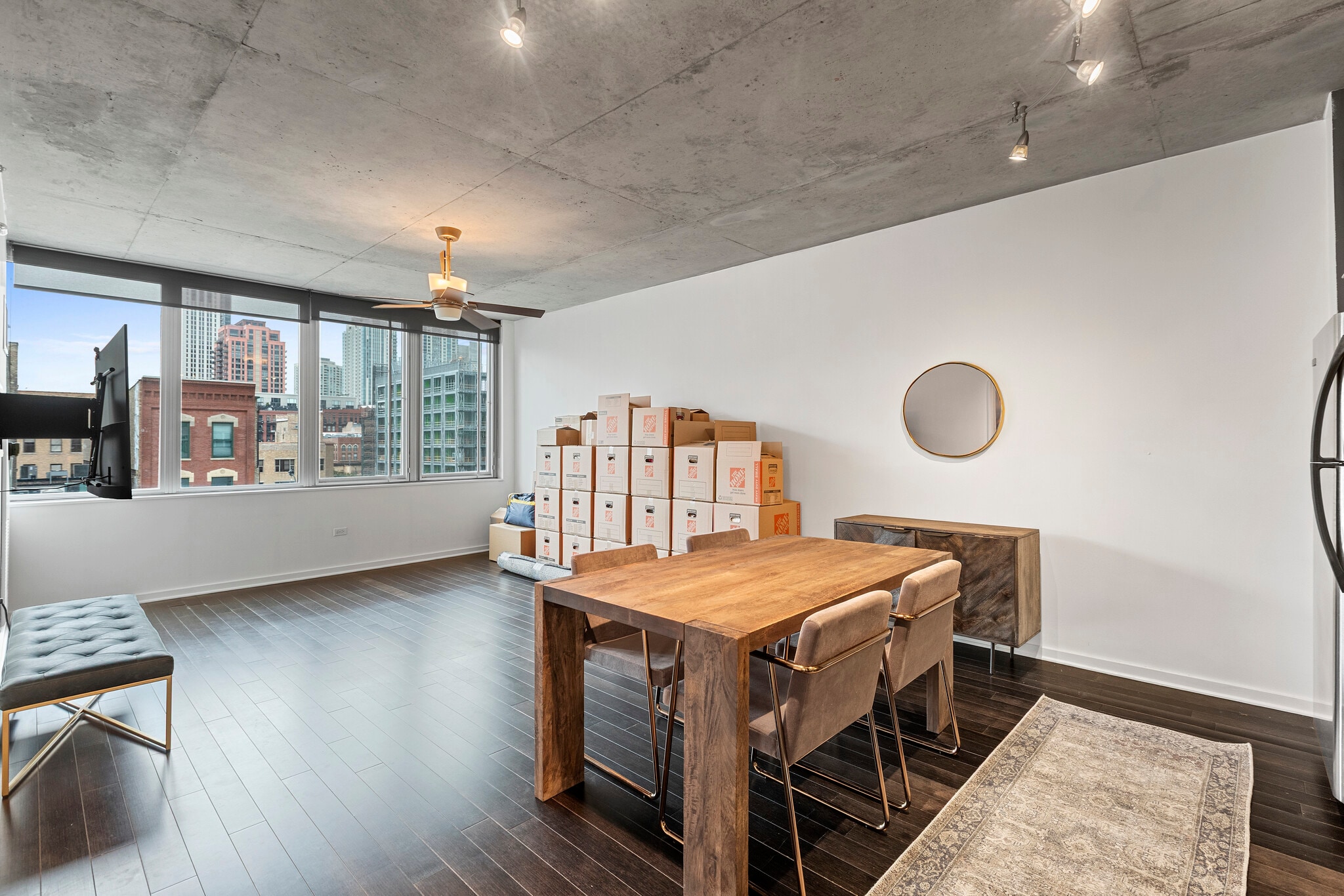 Building Photo - 659 W Randolph St
