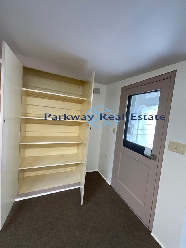 Building Photo - Charming 3 Bedroom House in East Alpine