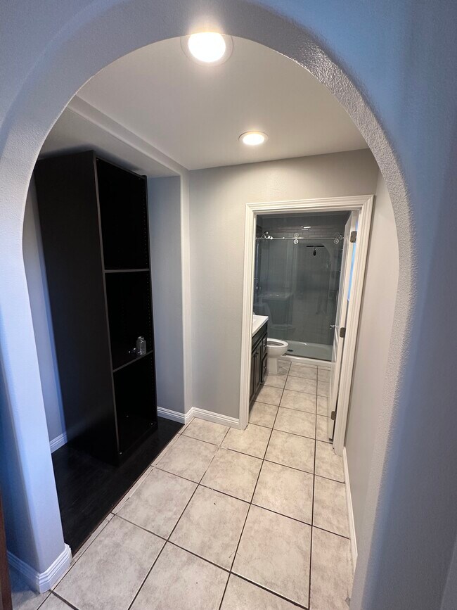 Building Photo - 12020 Neenach St