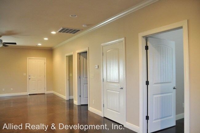 Building Photo - 503 Wesley Pl