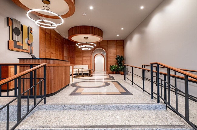 Building Photo - 1011 Canal St