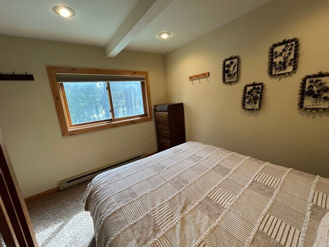 Building Photo - The Aspens 3-Bedroom Condo