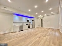 Building Photo - 1824 Chestnut St