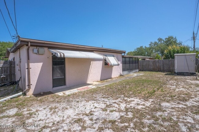 Building Photo - 1393 Stanley Dr
