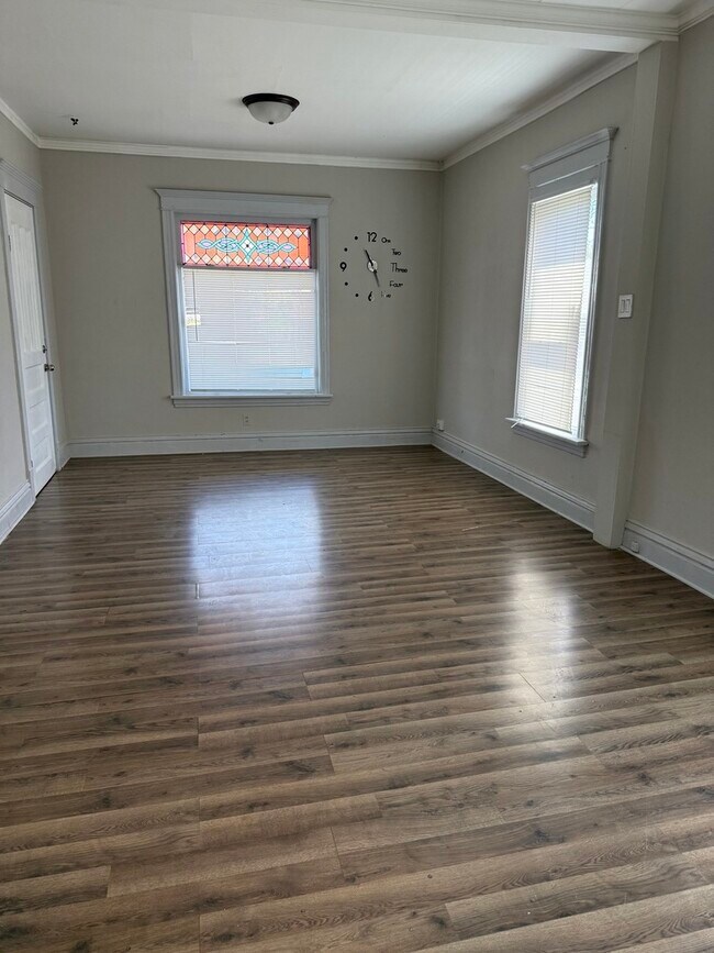 Building Photo - 8540 Georgiana Ave