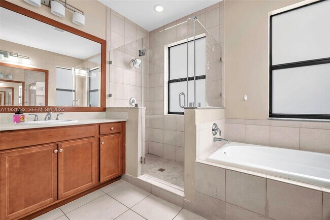 Building Photo - 9712 W 34th Ln