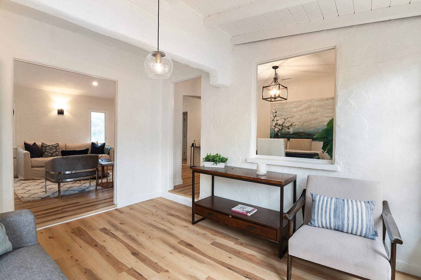 Building Photo - 15944 Hart St