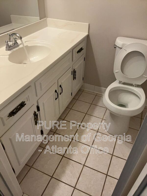 Building Photo - 1386 Stonehenge Ct