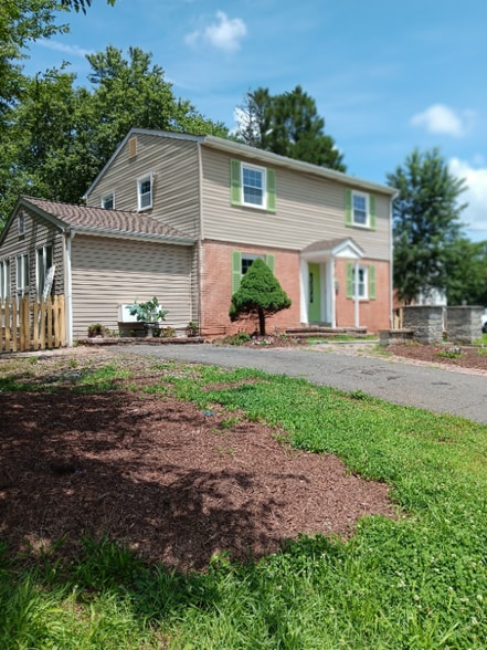 Building Photo - 8004 Clifton St