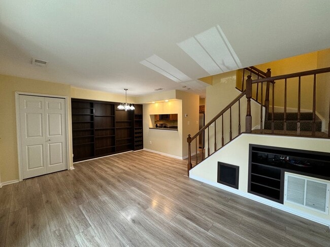 Building Photo - Stunning 2 Bed 2.5 Bath Interior Townhome In Newgate Community