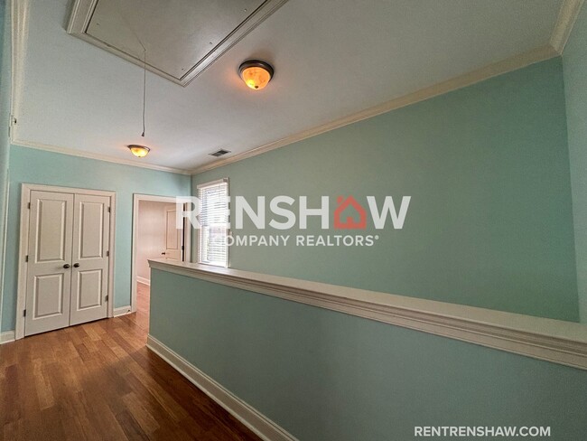 Building Photo - Vibrant Midtown Property - 3 Bedroom / 2.5...