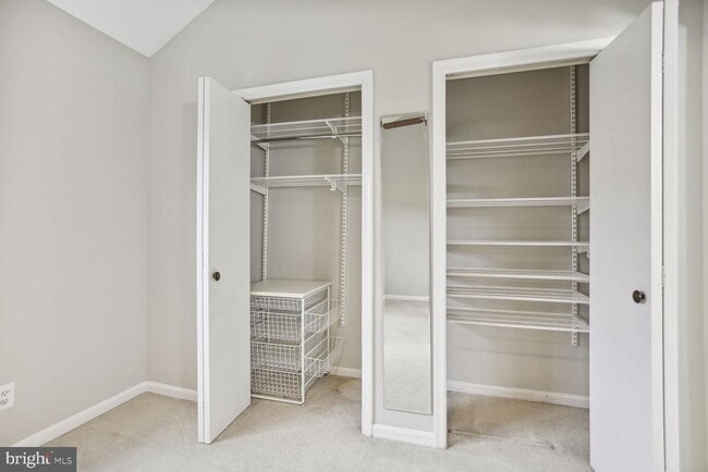 Building Photo - 1603 S Barton St