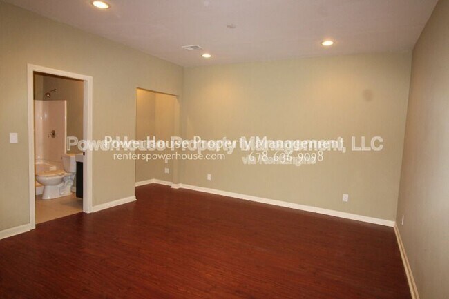 Building Photo - 7058 Elmwood Ridge Ct