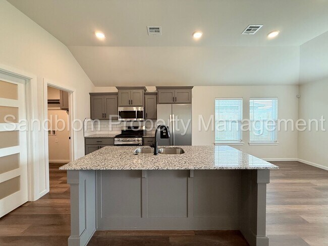 Building Photo - For Lease | East Tulsa - BA Schools | $194...