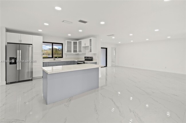 Building Photo - 8631 NW 24th Ct