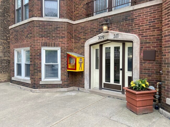 Building Photo - 309 Harrison St