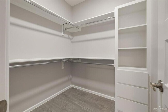 Building Photo - 740 N Alamo Rd