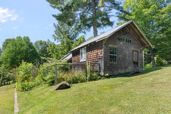 Building Photo - 51 Dusty Ridge Rd
