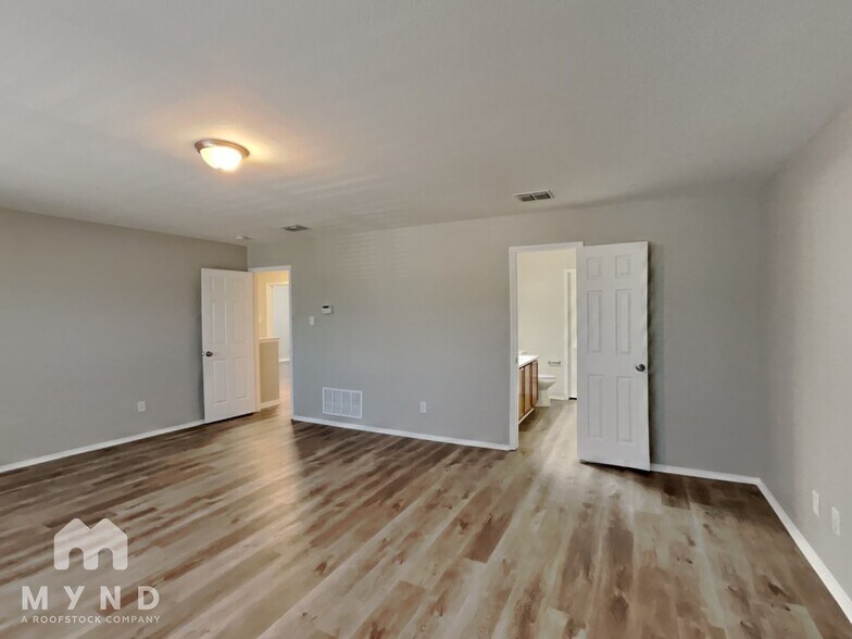 Building Photo - 2229 Overlook Ln