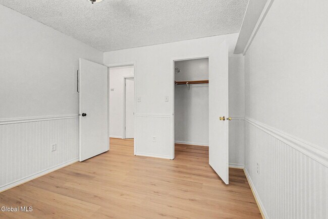 Building Photo - 25A Pine Ln