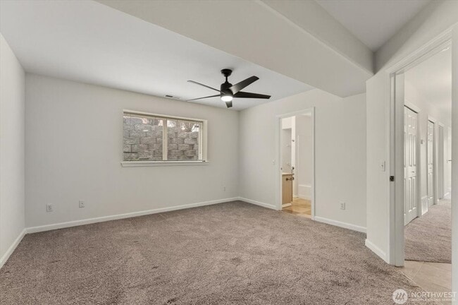 Building Photo - 2305 W Woodin Ave