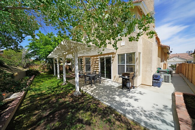 Building Photo - 1820 Dawnridge Ct