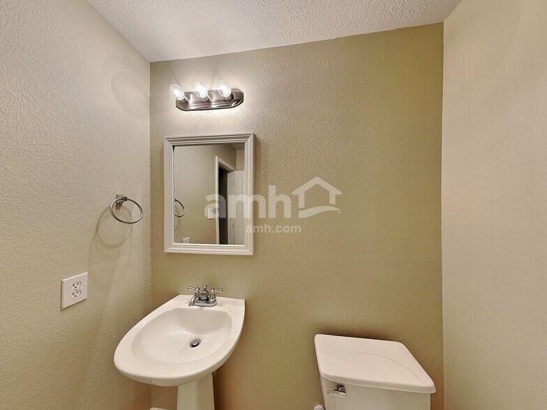 Building Photo - 18219 Rexine Ln