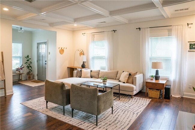 Building Photo - 1580 Pineview Terrace SW