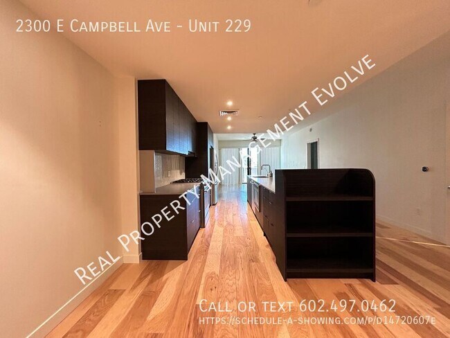 Building Photo - Luxurious Living In This High-end Condo! *...