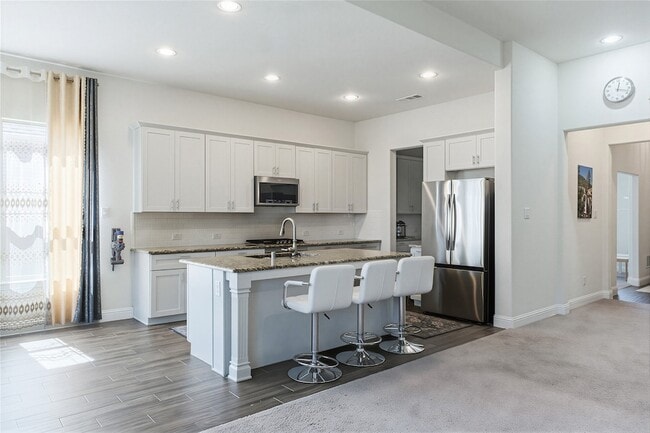 Building Photo - 601 Cherry Tree Ln