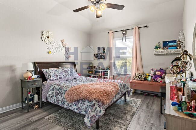 Building Photo - 7807 Zircon Dr