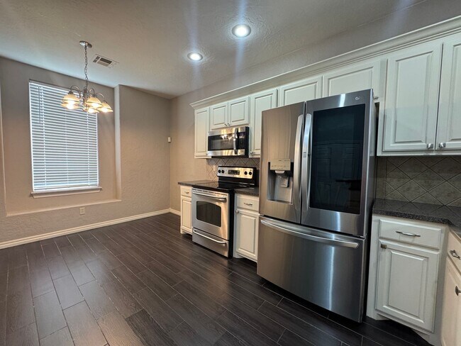 Building Photo - 4413 NW Wolfcreek Blvd