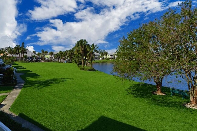 Building Photo - 121 Sea Horse Dr SE