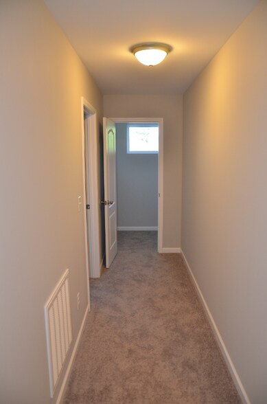 Building Photo - 1565 14th Ave NE