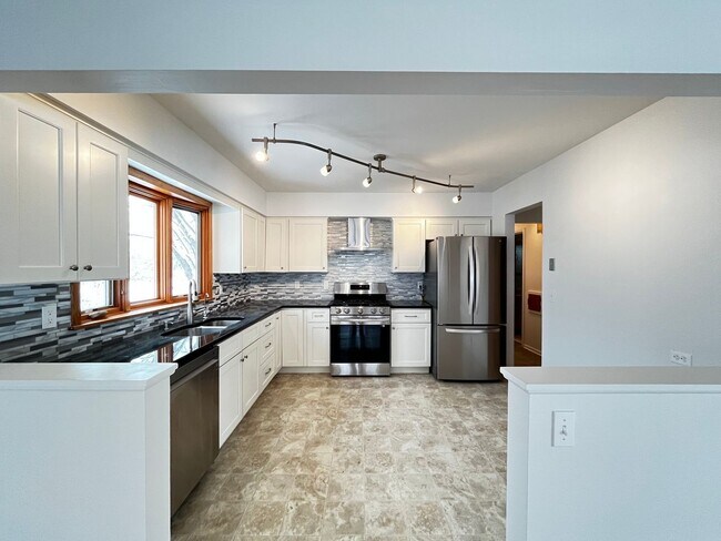 Building Photo - 3508 Flag Ave N