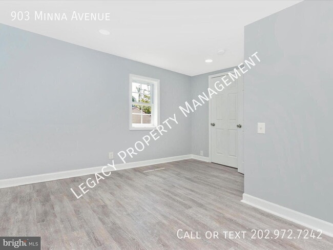 Building Photo - 903 Minna Ave