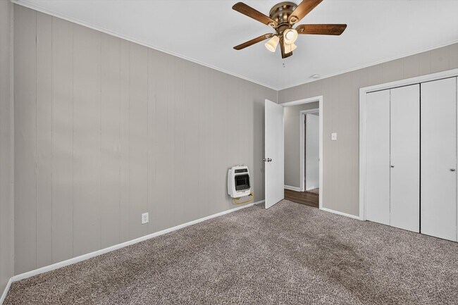 Building Photo - 208 D St