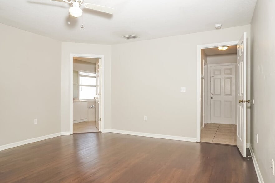 Building Photo - 4638 Breezy Pines Blvd