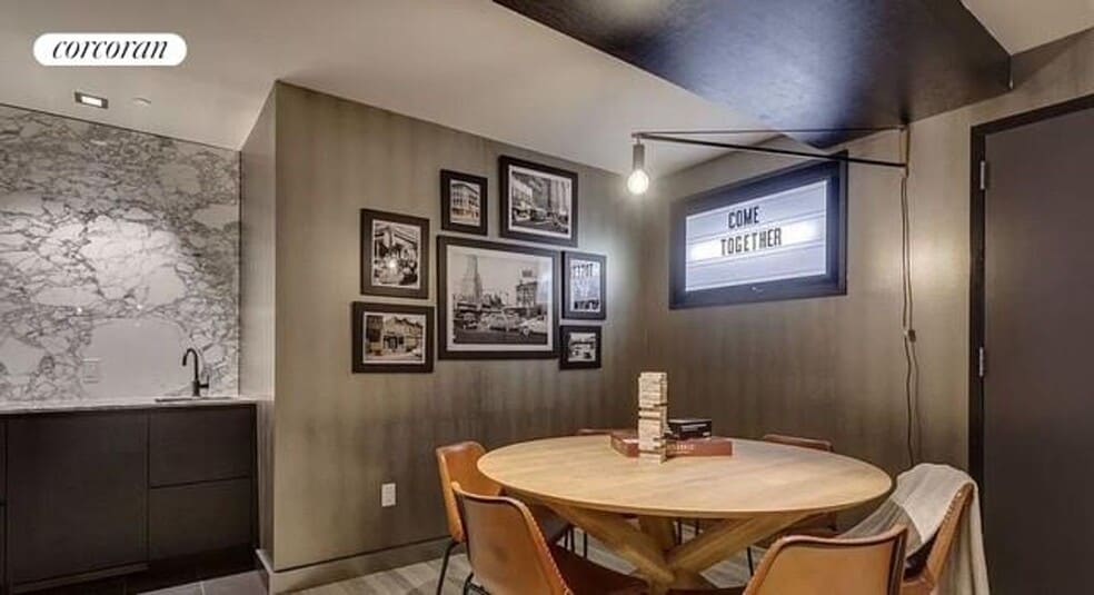 Building Photo - 595 Baltic St