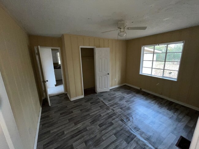 Building Photo - 2862 Oak Forest Dr