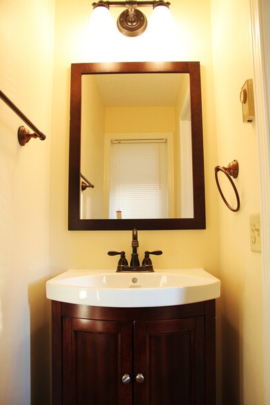 Building Photo - 47 St Mary's St