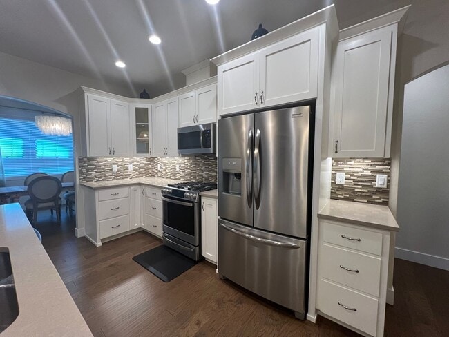 Building Photo - Newer Three bed, 2.5 bath Ashland Home | Available February!