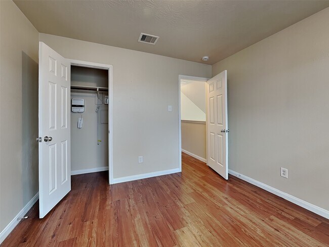 Building Photo - 2618 Bammelwood Dr